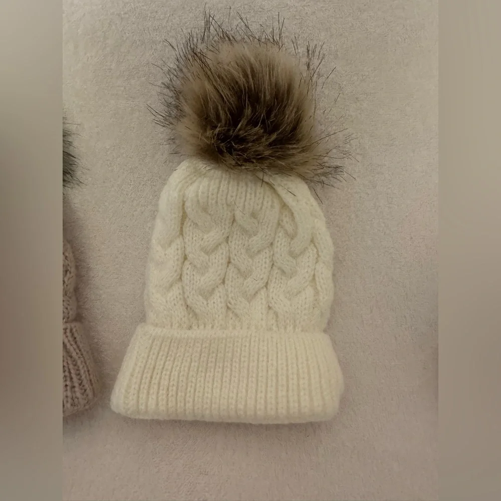 POM POM WINTER HAT NWOT